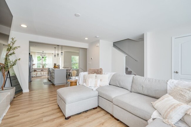 Building Photo - 64 Tate Manor Dr