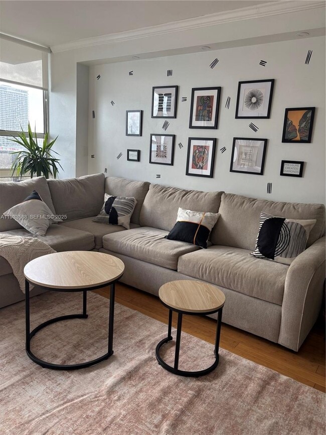 Foto del edificio - 600 NE 36th St