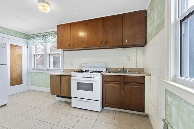 Foto del edificio - 152 Ford Ave