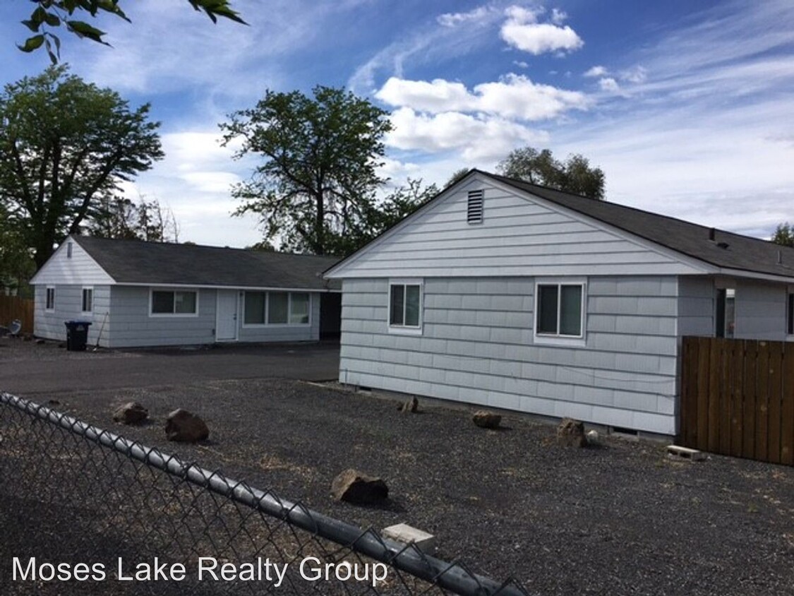 Foto principal - 329-331 S Gibby Rd