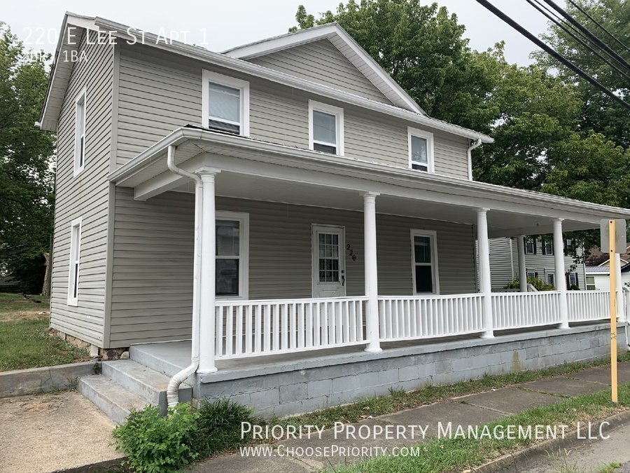 220 E Lee St Unit 1, Broadway, VA 22815 Room for Rent in Broadway, VA