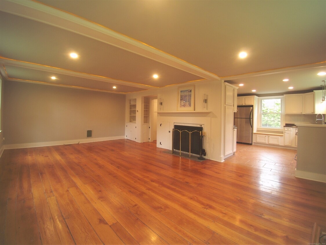 Primary Photo - 243 Highland Ave