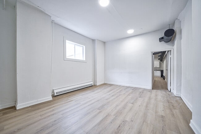 Building Photo - 1046 Lofts