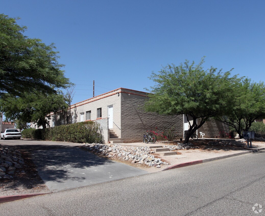 Primary Photo - Mountain Garden Apartments