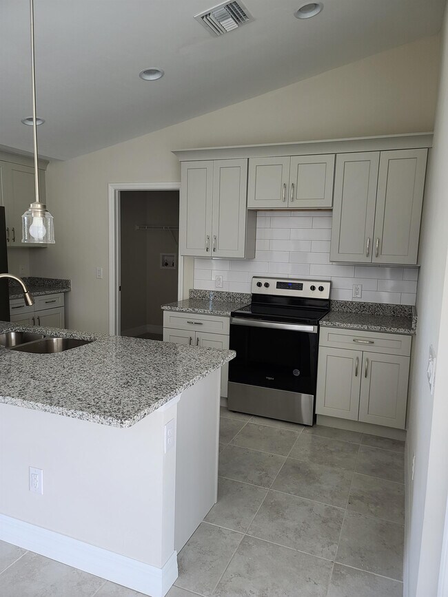 Foto del edificio - 2320 NW 24th Terrace