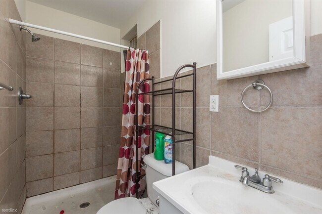Foto del edificio - 3 br, 1 bath Duplex - 1851 WILLINGTON ST U...