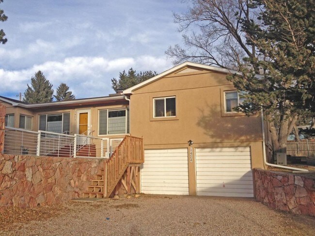 Building Photo - 1424 Acacia Dr.