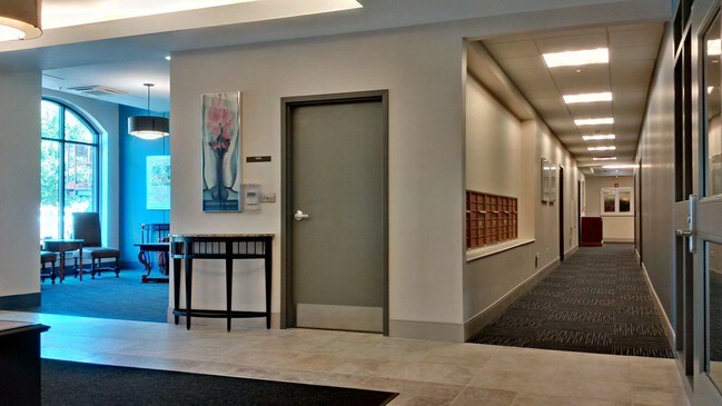 Foto del edificio - 4655 W Berteau Ave