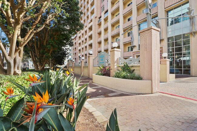 Foto del edificio - 488 E Ocean Blvd