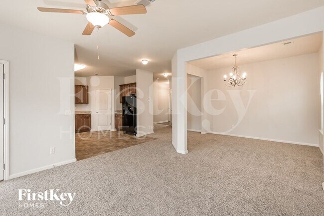 Foto del edificio - 767 Grenier Terrace NE