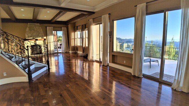 Foto del edificio - 4430 Rosebank Dr