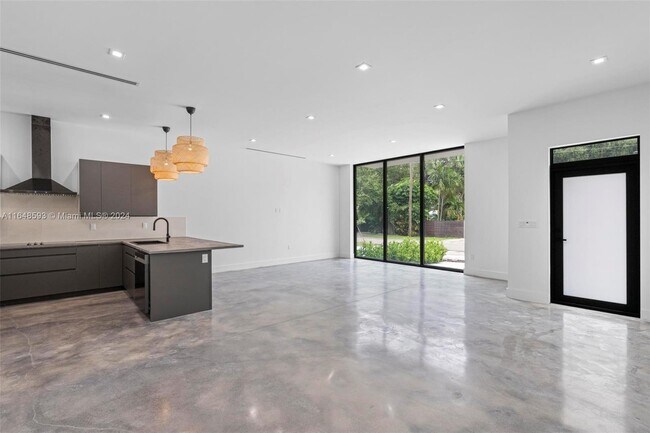 Foto del edificio - 1640 NE 145th St