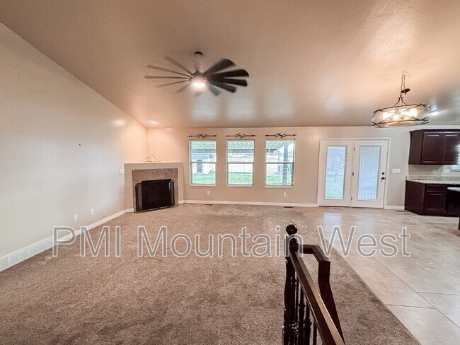 Foto del edificio - 2241 W 2475 N