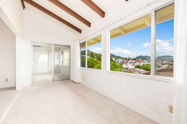 Foto del edificio - Mariner's Ridge SPACIOUS 4 bedroom, 3.5 ba...