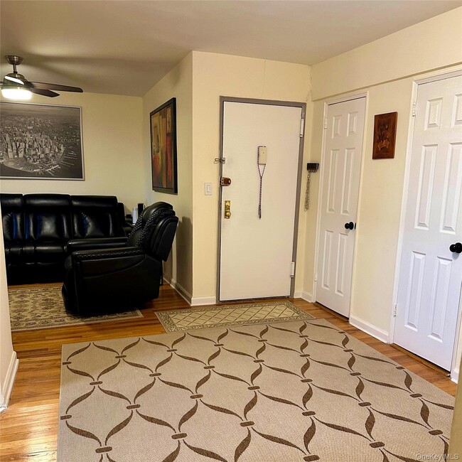 Building Photo - 125 Bronx River Rd