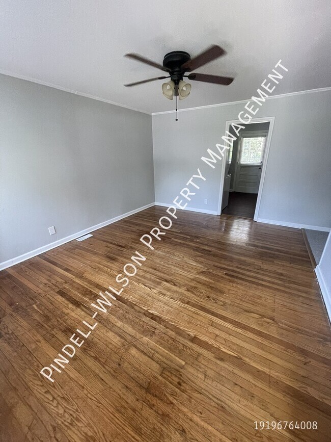 Foto del edificio - 2221 Bernard St