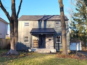 Building Photo - 31 Sherman Ave