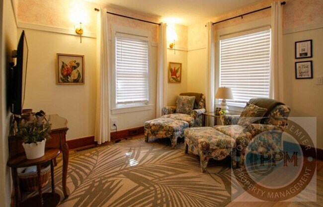 Foto del edificio - 822 N 50th Ave