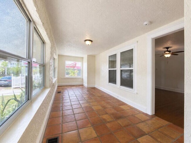 Building Photo - [748/750/756/758] Winfree Ave