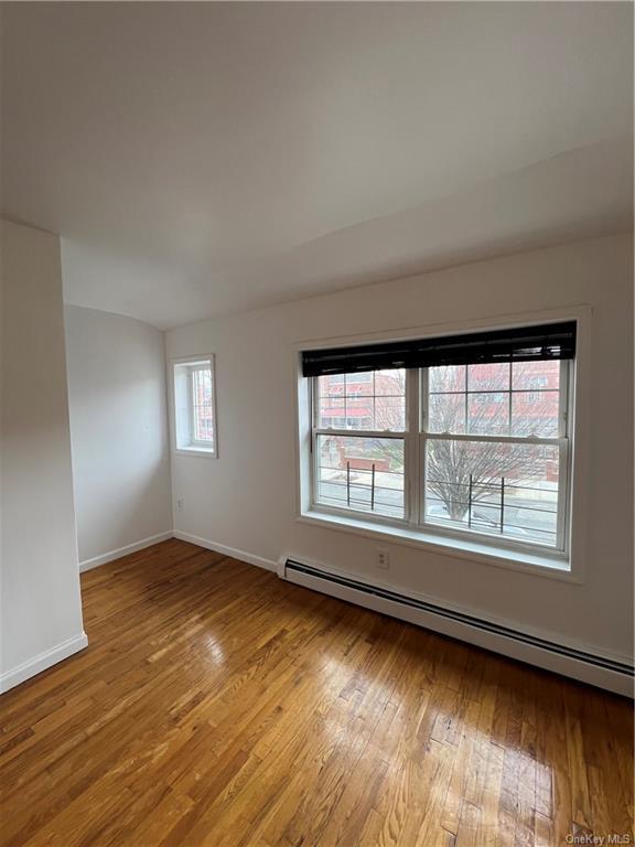 Foto del edificio - 939 E 218th St