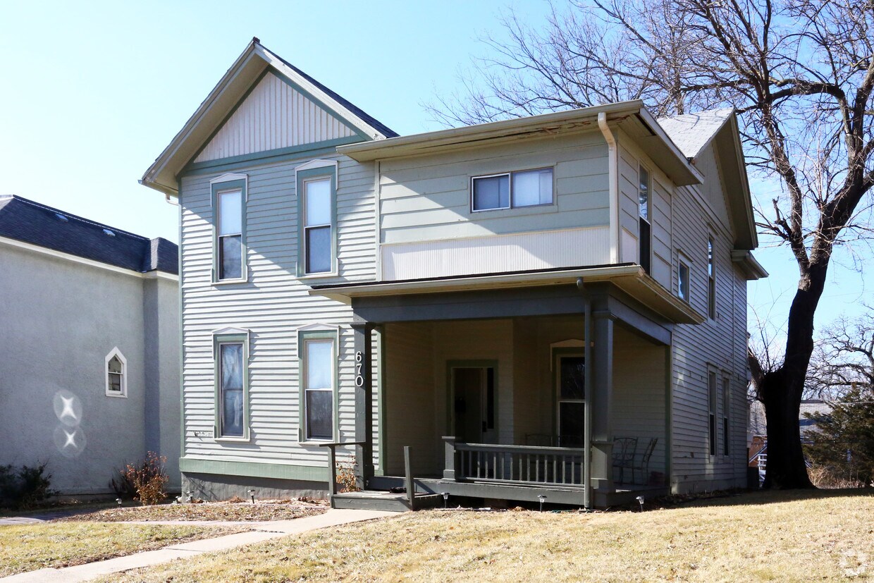 Building Photo - 670 18th St