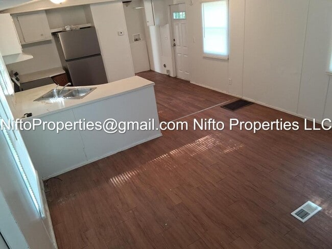 Building Photo - 5592 Aenon Ln