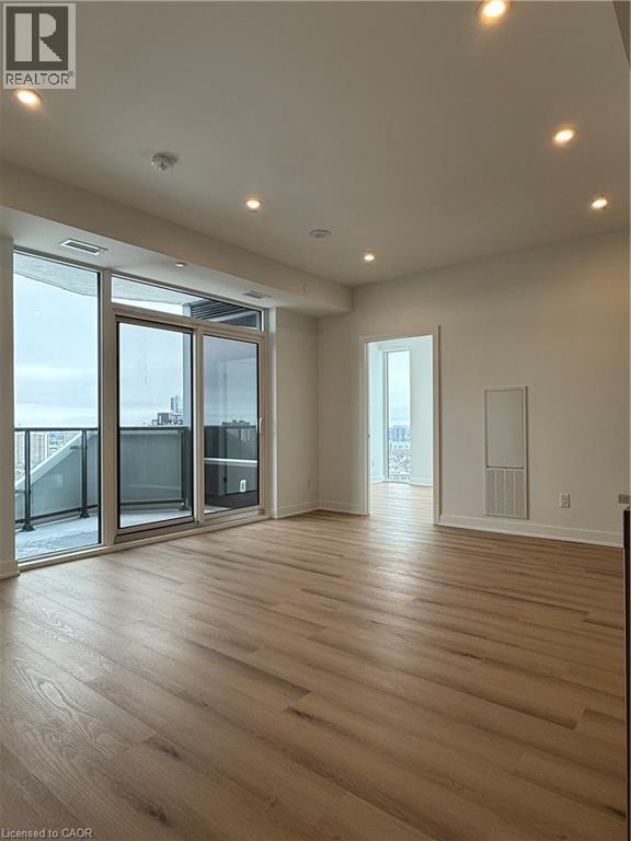 Building Photo - 25 Wellington St S