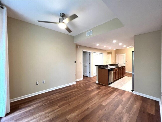 Foto del edificio - 3040 Peachtree Rd NW