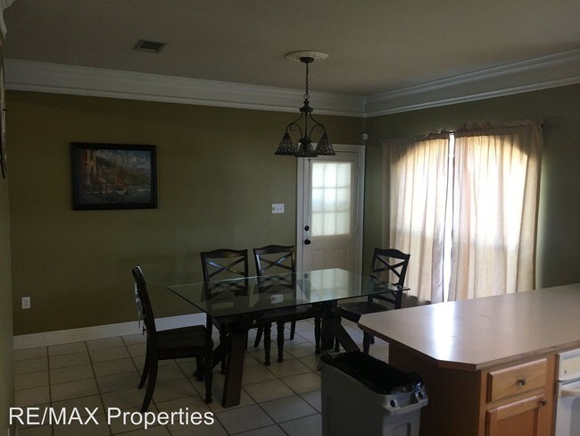 Building Photo - 3 br, 2 bath House - 16058 Kirsten Dr.