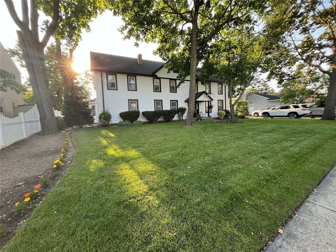 Primary Photo - 2618 Oceanside Rd