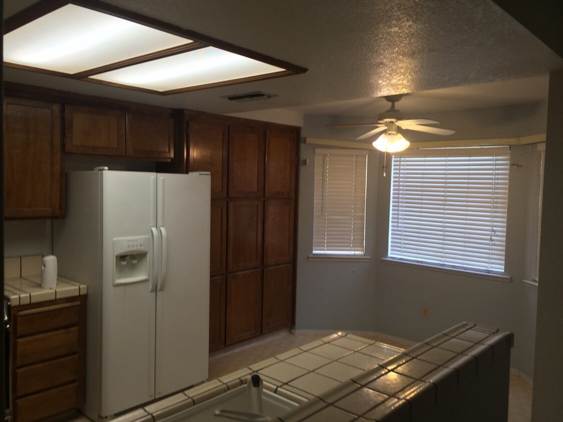 Building Photo - 1540 Sungate Dr