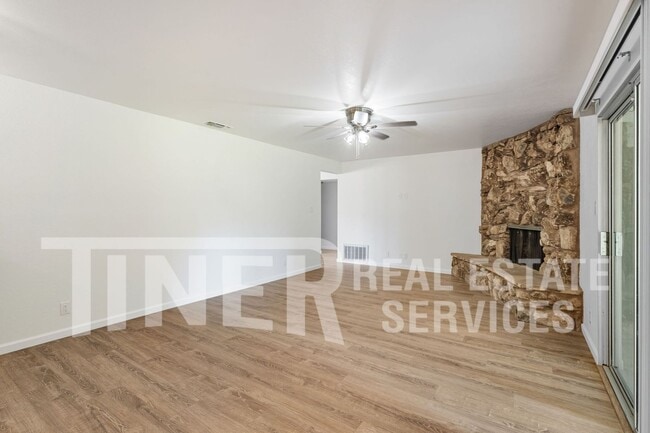 Foto del edificio - 5100 Turnsberry Ct