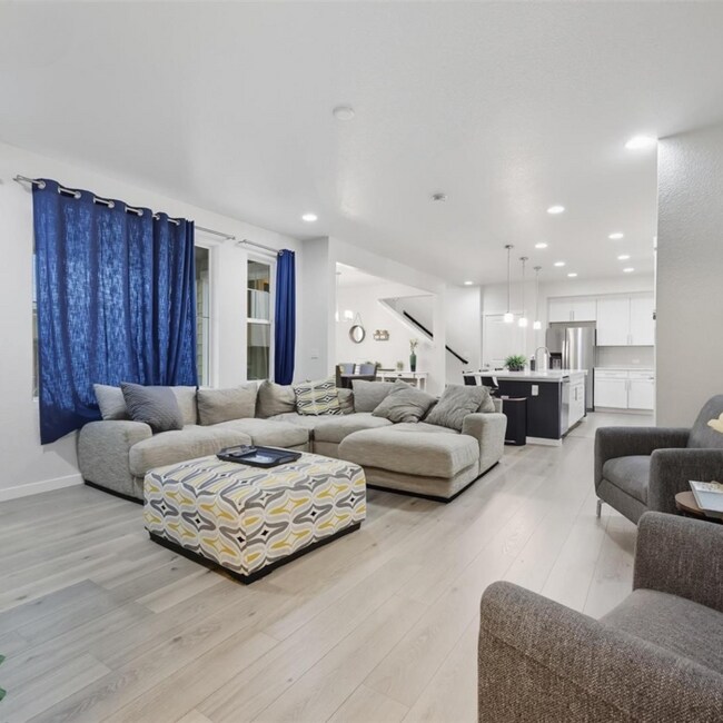 Foto del edificio - 5809 Spring Breeze Dr