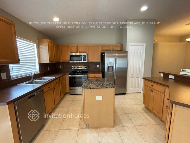 Foto del edificio - 16752 Nikki Ln