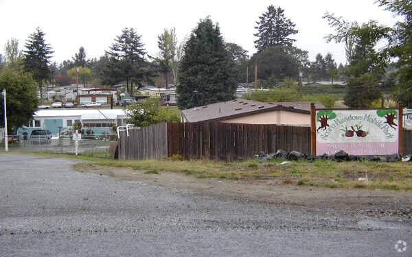 Building Photo - Cedrona Community