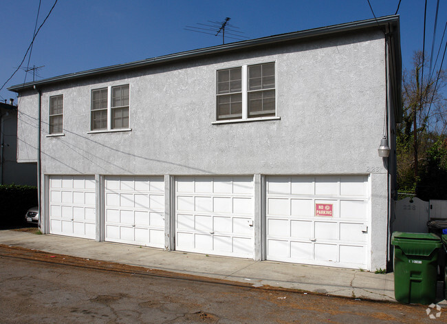 Building Photo - 228 N Locust St