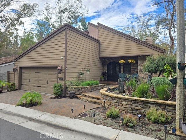 Foto del edificio - 24832 Forest Knoll Ln