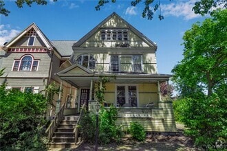 Building Photo - 45 St Johns Pl