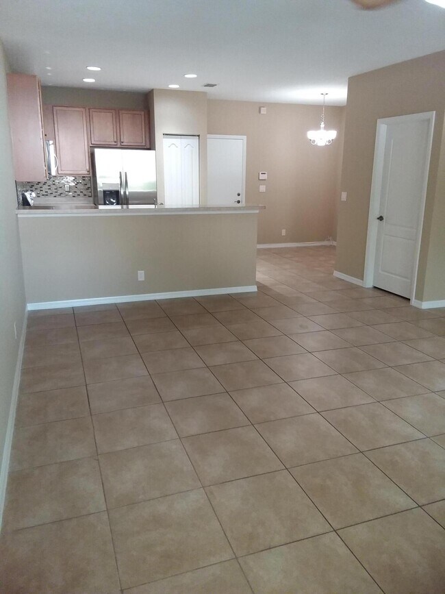 Foto del edificio - 2410 SE Union Park Dr