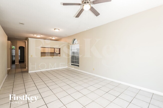 Foto del edificio - 1047 Whittier Cir