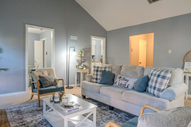 Foto del edificio - 2315 Farrell Cir