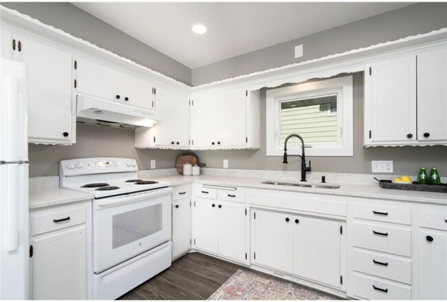 Foto del edificio - 4248 Regent Ave N