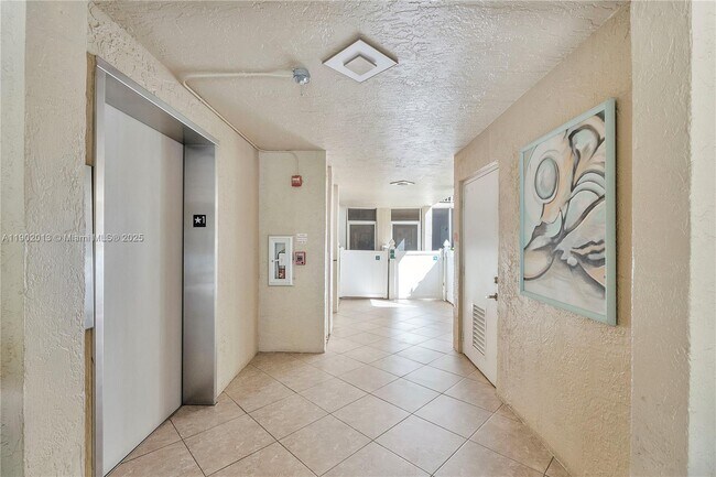 Building Photo - 9599 Weldon Cir