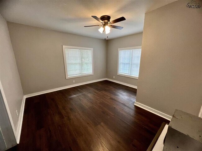 Building Photo - 1202 Austin St