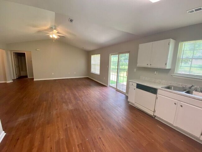Building Photo - 611 Basil Ct