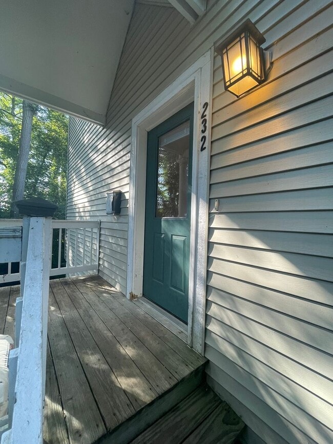 Foto del edificio - 230/232 Brookridge Rd.