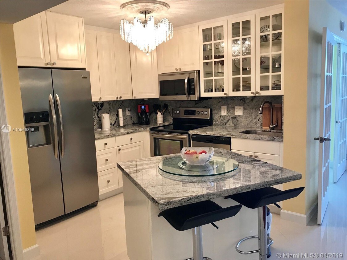 Foto principal - 2049 S Ocean Dr