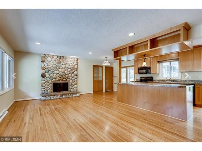 Building Photo - 3607 Robinwood Terrace