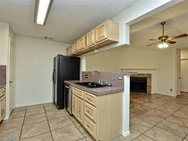 Building Photo - 415 Fantail Loop