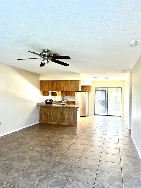 Building Photo - 9439 Acco Ave